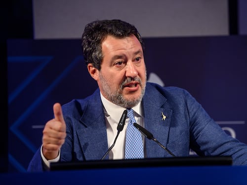 Manovra, la minaccia di Salvini alle banche: "Se si lamentano il contributo aumenta"