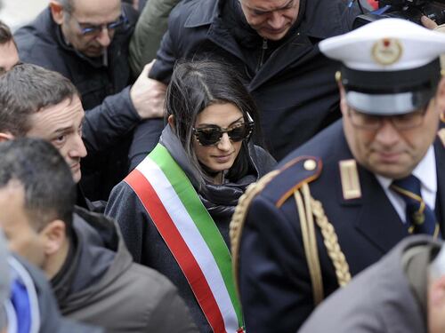 Raggi indagata, ipotesi danno erariale. Gli atti della Procura inviati alla Corte dei Conti