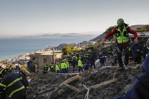 Ischia, lotta contro il tempo per trovare l'ultima dispersa