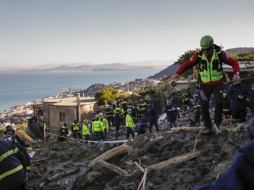 Ischia, lotta contro il tempo per trovare l'ultima dispersa