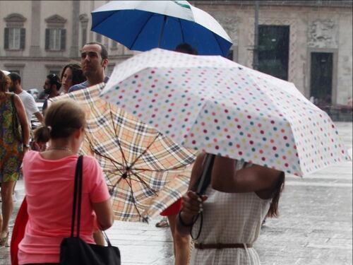 Il maltempo “congela” l'estate: fino a 10 gradi in meno al Nord