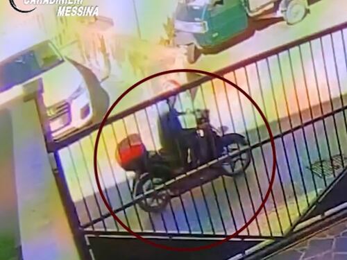 Ucciso a coltellate e poi bruciato per rubargli la pensione di 650 euro: arrestato l'omicida