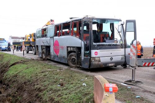 Si ribalta scuolabus con 50 bambini. Nessun ferito grave