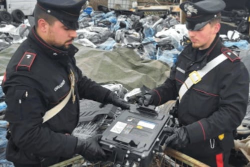 Caccia alle batterie elettriche, ora i ladri d'auto rubano "green"