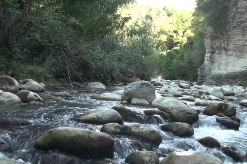 Precipitano nel fiume Orta: tragedia in Abruzzo. "Non è stata colpa di un selfie"