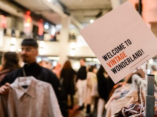 L'abbigliamento vintage incontra l'ambiente
