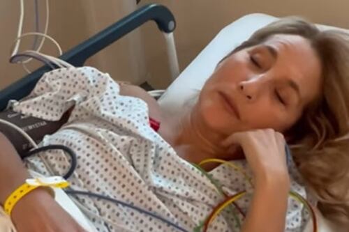 Jo Squillo fa preoccupare i fan: "Andato tutto bene". Il video dall'ospedale