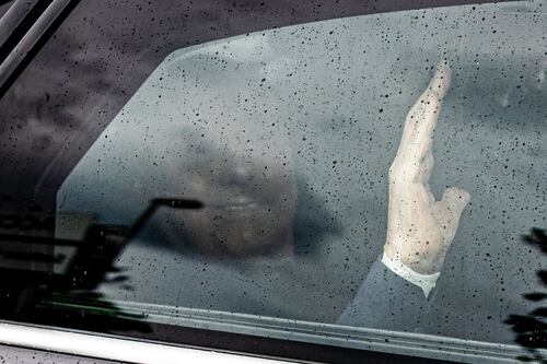Berlusconi, nuovo ricovero al San Raffaele. Salta il vertice con i ministri