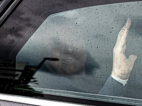 Berlusconi, nuovo ricovero al San Raffaele. Salta il vertice con i ministri