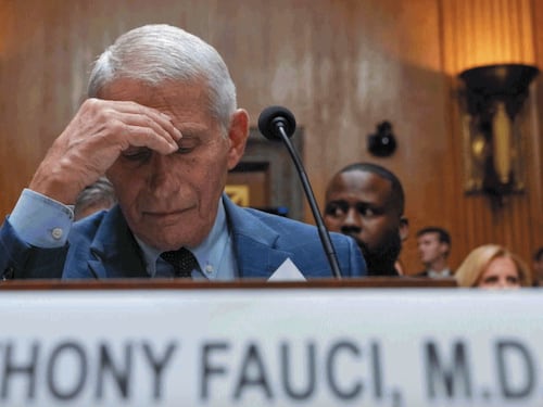 Covid, Fauci come Conte Scena muta di fronte al Senato Usa