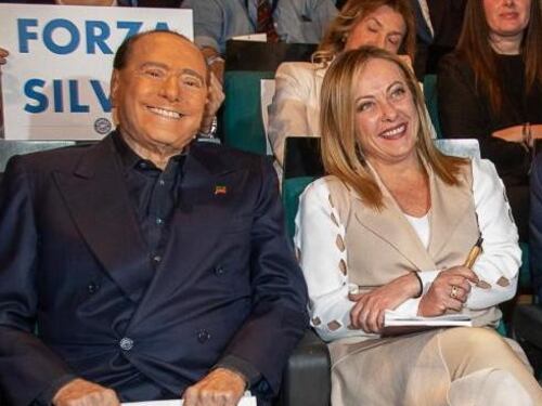 Sondaggi, altra gioia per Berlusconi: aria di sorpasso. E FdI continua a volare