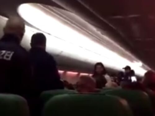 Rivolta contro il passeggero petomane: aereo costretto all'atterraggio d'emergenza