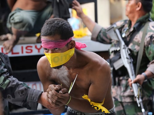 Filippine: concluso l’assedio a Zamboanga, centinaia di morti