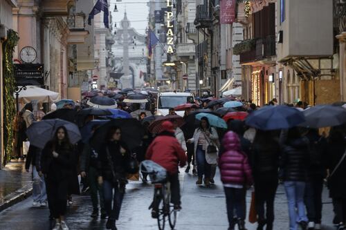 Rapporto Censis, “italiani sonnambuli e ciechi”. Un Paese di rassegnati e fragili