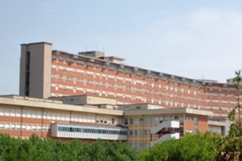 Crolla il controsoffitto dell'ospedale: 5 feriti a Siena