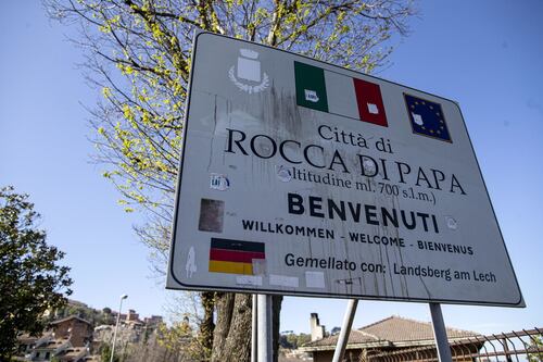 Rocca di Papa, trovato un uomo impiccato nei boschi. Altre ossa vicino al corpo