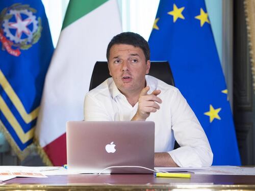 Referendum, è scontro Renzi-Grillo