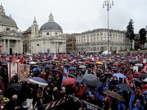 Roma blindata, sfila il corteo antifascista
