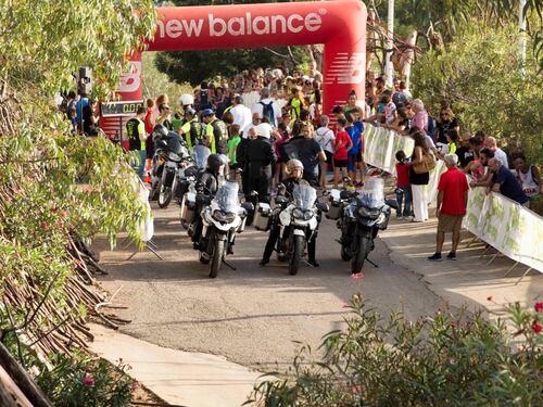 Una festa di sport e natura tra atleti e scogliere a picco
