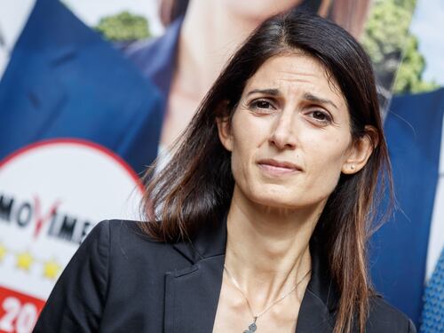 Exit poll: che batosta per la Raggi, rischia di restare dietro anche a Calenda