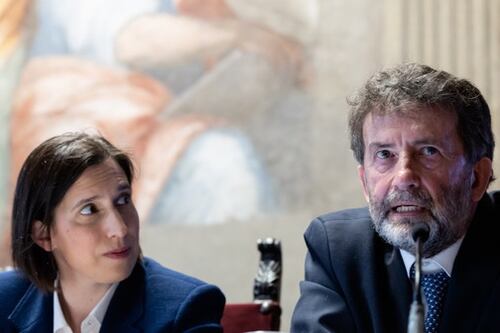 Contro Schlein anche il correntone dei "contiani dem". Le primarie? "Un bagno di sangue"