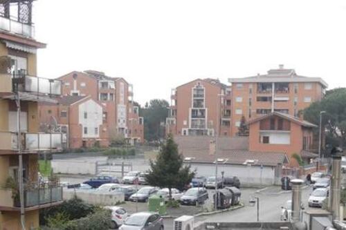 I residenti di via Gaspara Stampa scendono in strada: "Abbiamo paura"