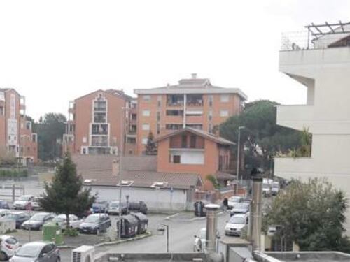 I residenti di via Gaspara Stampa scendono in strada: "Abbiamo paura"