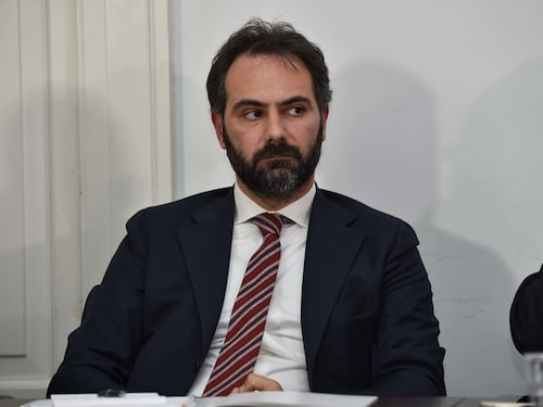 Caos su Maresca, lo nominano giudice nonostante sia consigliere comunale: scoppia l'ennesimo scandalo nella magistratura