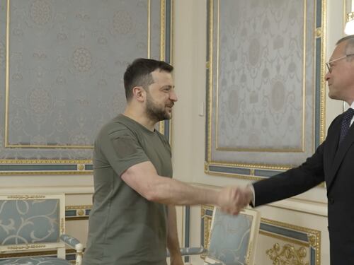 Ucraina, Zelensky accoglie il presidente di Confindustria Bonomi: l'Italia partecipi alla ricostruzione