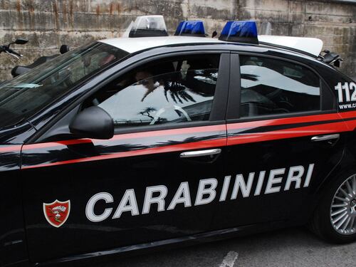 Latina, spara ai ladri sorpresi in casa e ne uccide uno