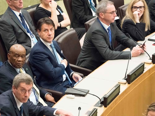 Pagare tutti per pagare menoConte dichiara guerra all'evasione