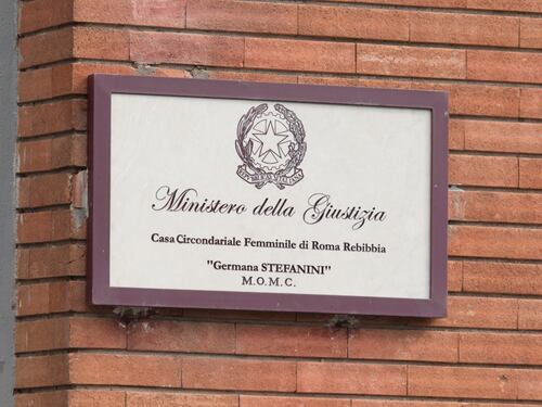 Dalla tragedia alla visita del ministro. La lunga giornata di Rebibbia