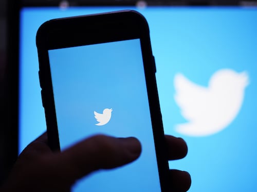 Fuga radical chic dal Twitter di Elon Musk: “Libertà a rischio, ce ne andiamo”