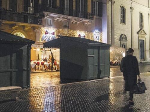 Hanno sequestrato la Befana. Chiuso il mercatino di Piazza Navona
