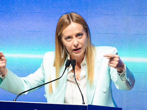 “L’Italia non dice sempre sì”. Ucraina, energia e flessibilità: Meloni sfida Bruxelles