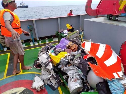 Aereo con 189 persone a bordo si schianta dopo il decollo
