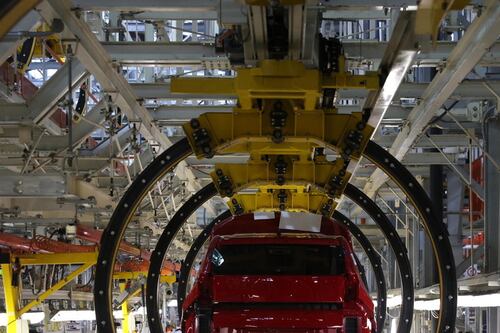 Industria, piano del governo: settore auto verso la produzione di armamenti