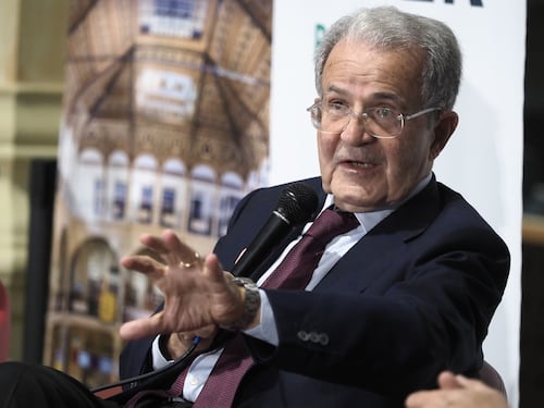 Migranti, quando la sinistra difendeva i confini non era uno scandalo: era la linea di Prodi