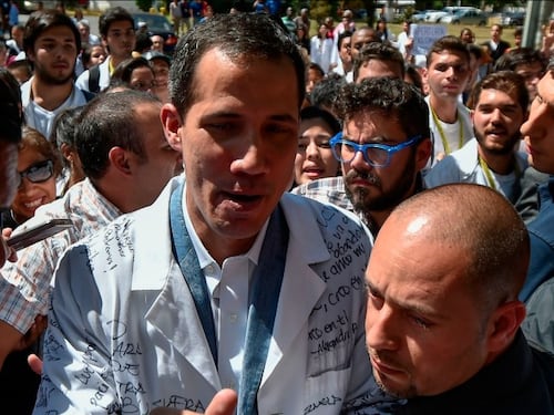 Il Parlamento Ue riconosce Guaidò. Si astengono Lega e M5S, il Pd si spacca