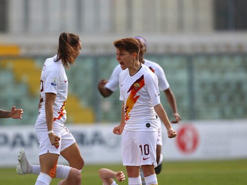 In quarantena la nazionale femminile di calcio: ci sono 3 romaniste