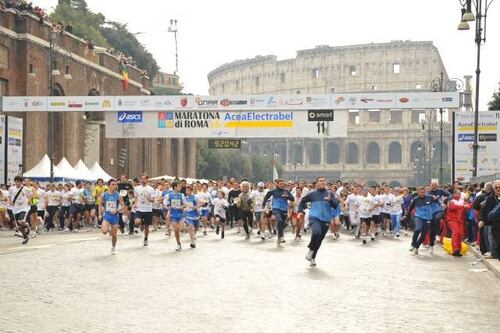 Maratona di Roma in 100 mila. Ha vinto il keniota Cosmas Birech