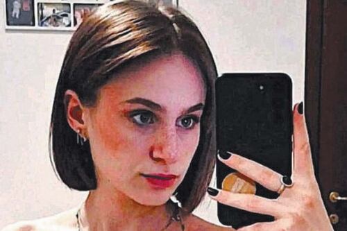 Ilaria Sula uccisa in casa, stretta sui genitori di Mark: al vaglio le celle telefoniche
