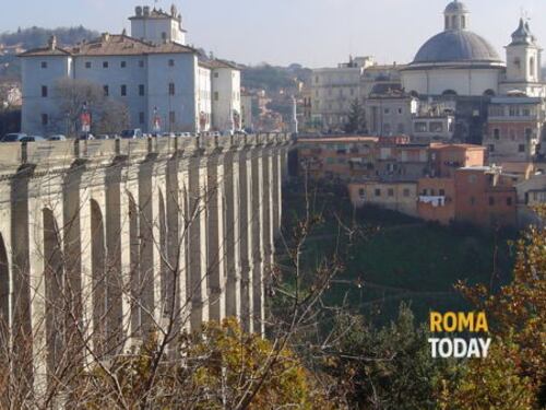 Studente 15enne si lancia dal ponte di Ariccia e muore: forse era depresso per il Covid