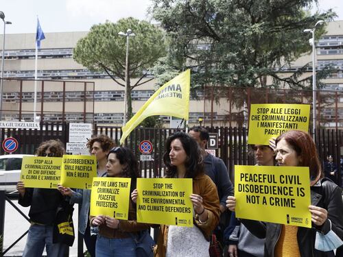 Clima, sit-in a Roma davanti al tribunale. Compagni al fianco dei Gretini sotto processo
