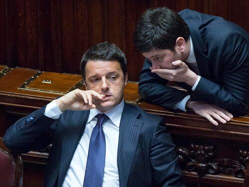 Sinistra disperata, ora si rituffa nelle braccia di Renzi