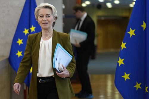 Commissione Ue, il via libera dell'Europarlamento: 370 sì all'Ursula bis