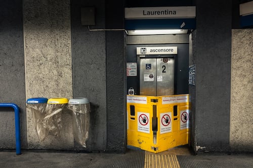 Viaggio lungo la metro B, impianti a singhiozzo nei nodi strategici