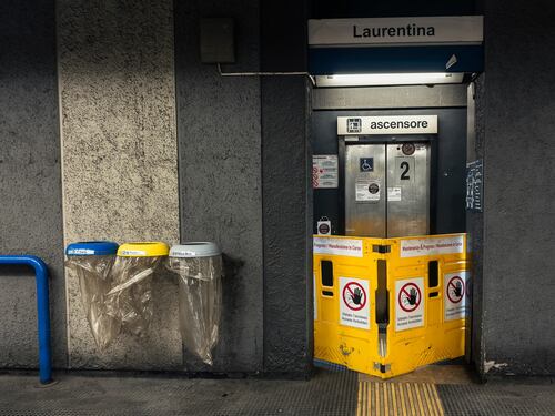 Viaggio lungo la metro B, impianti a singhiozzo nei nodi strategici