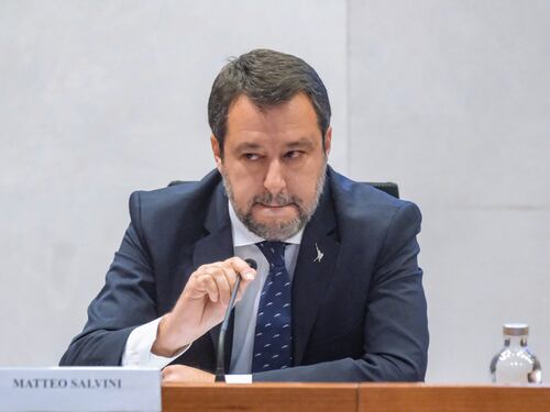 Sciopero dei trasporti, parte il braccio di ferro. Salvini: "Buon senso o precettazione"
