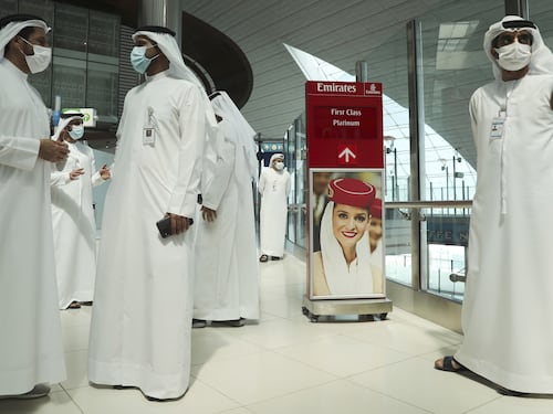 Studenti positivi bloccati a Dubai, il racconto: "Che rabbia, ma se tornavamo in Italia era peggio"